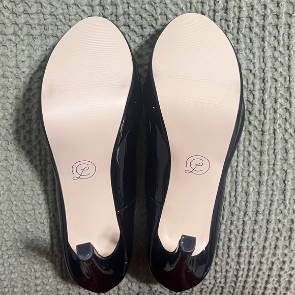 Chinese Laundry Black Patent Platform Pumps 8 - Picture 6 of 8